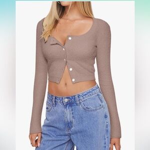 ReoRia Elegant Nutmeg colored Cropped Button up cardigan small